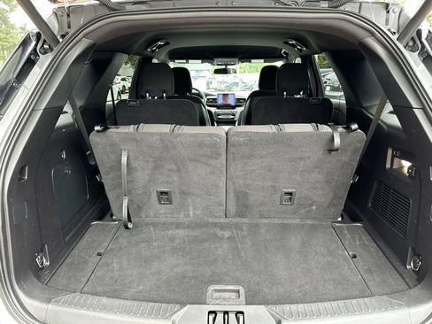 Used 2020 Ford Explorer XLT image 21