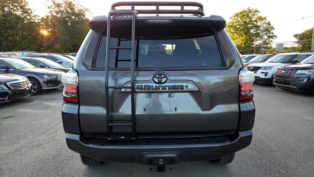 Used 2014 Toyota 4Runner SR5 AWD/4WD image 17