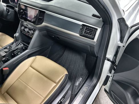 Used 2021 Volkswagen Atlas Cross Sport SEL AWD/4WD image 31