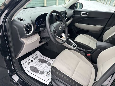 Used 2021 Hyundai Venue SEL image 11