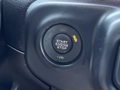 Used 2018 Jeep Wrangler Unlimited Rubicon w/ Dual Top Group AWD/4WD image 31