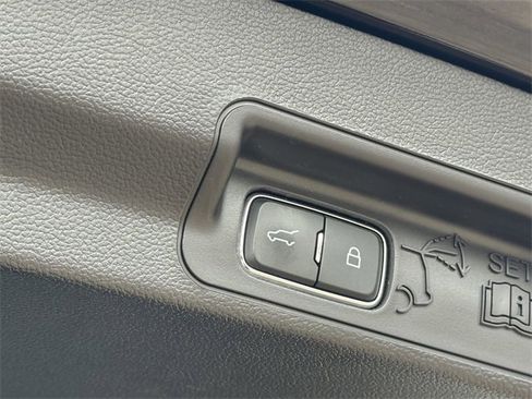 Certified 2022 Ford Explorer Limited w/ Equipment Group 301A image 29