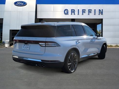New 2026 Lincoln Aviator Reserve w/ Luxury Package image 4