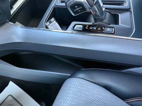 Used 2025 Ford F150 Lariat w/ Equipment Group 501A Mid AWD/4WD image 44