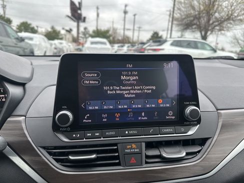 Used 2024 Nissan Altima 2.5 SV image 25