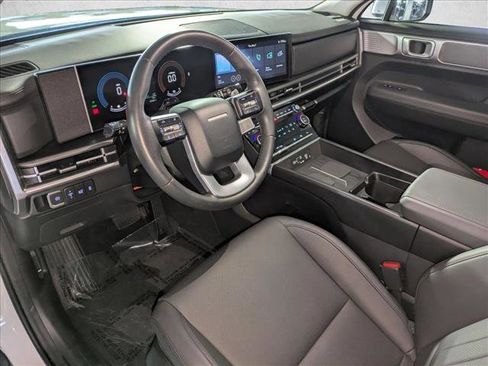Used 2025 Hyundai Santa Fe SEL FWD image 10