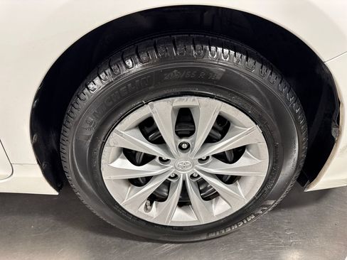 Used 2015 Toyota Camry LE FWD image 35