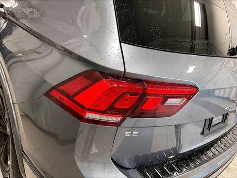 Used 2024 Volkswagen Tiguan SE R-Line image 34
