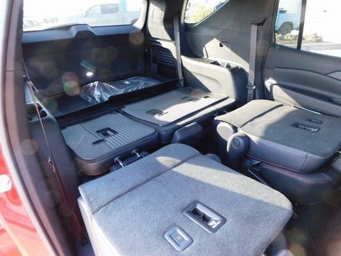 New 2026 Chevrolet Traverse RS w/ LPO, Floor Liner Package image 31