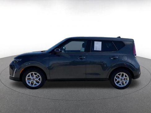 Used 2025 Kia Soul LX w/ LX Technology Package FWD image 8