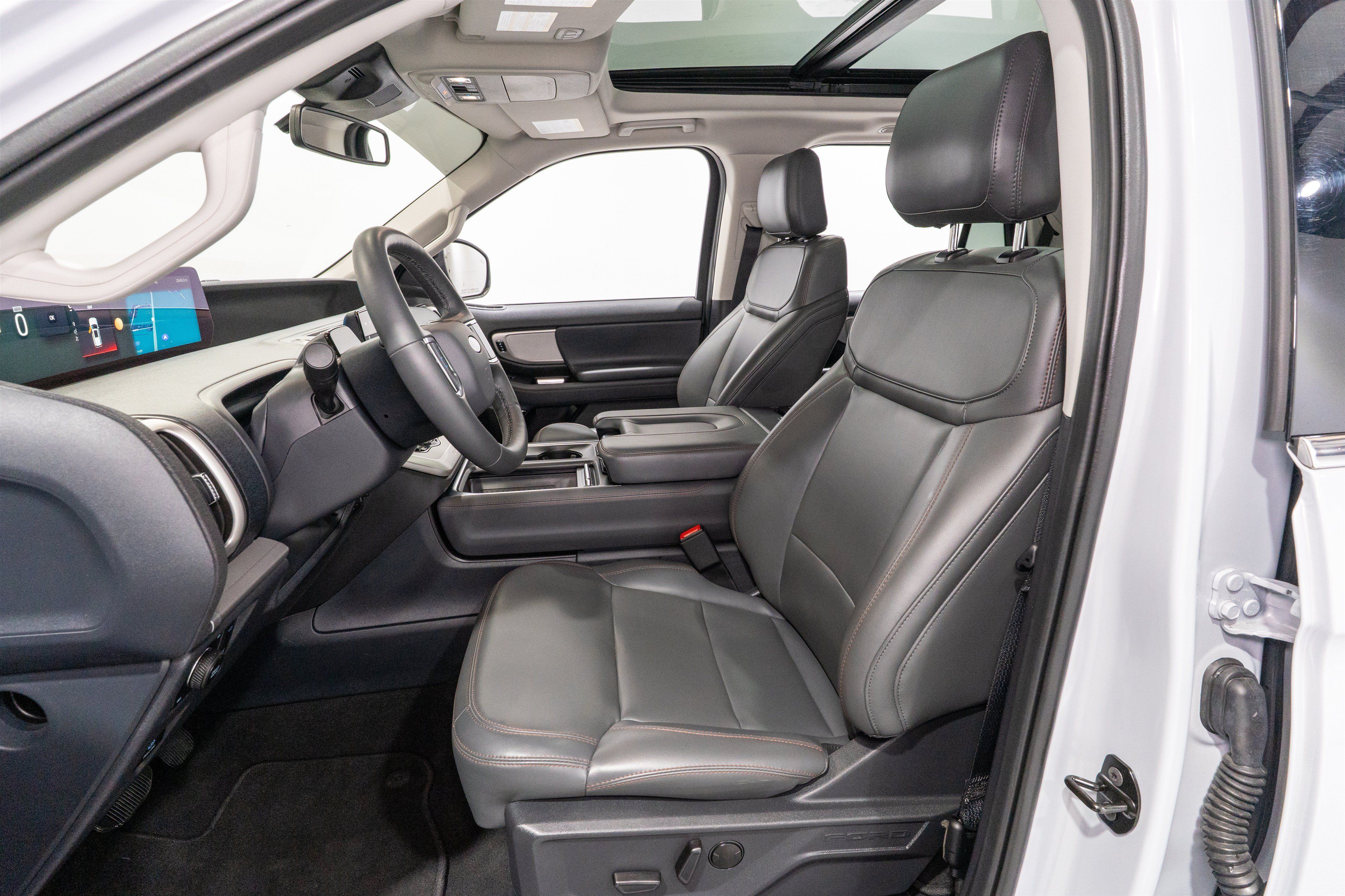 Used 2025 Ford Expedition Active AWD/4WD image 15