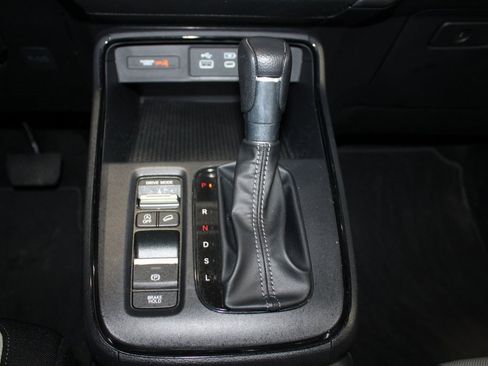 Used 2025 Honda CR-V EX image 32