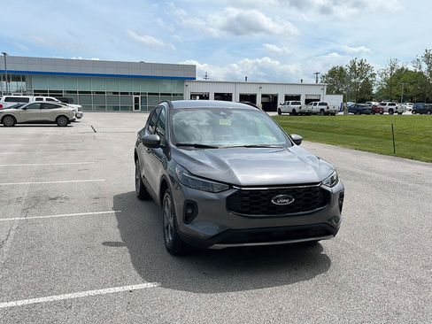 Used 2025 Ford Escape ST-Line Select AWD/4WD image 8