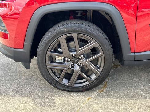 New 2026 Jeep Compass Latitude AWD/4WD image 10