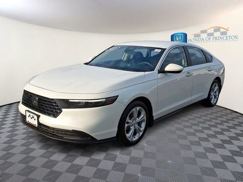 Certified 2025 Honda Accord LX image 3