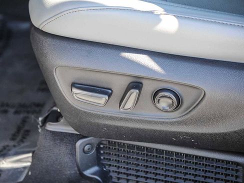 Certified 2024 Toyota Sienna Limited image 21