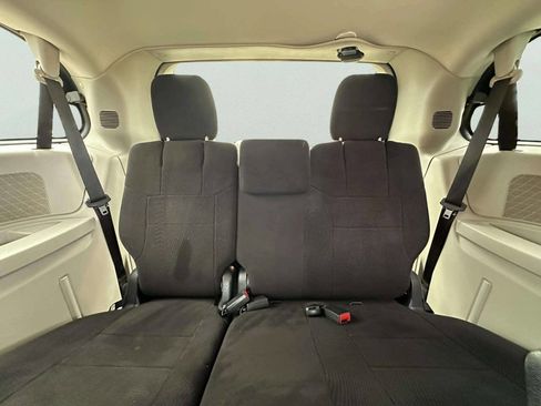Used 2014 Dodge Grand Caravan SE w/ Quick Order Package 29E SE FWD image 12