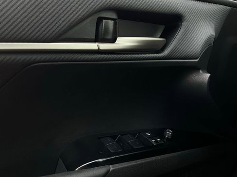 Used 2025 Toyota Camry SE image 21