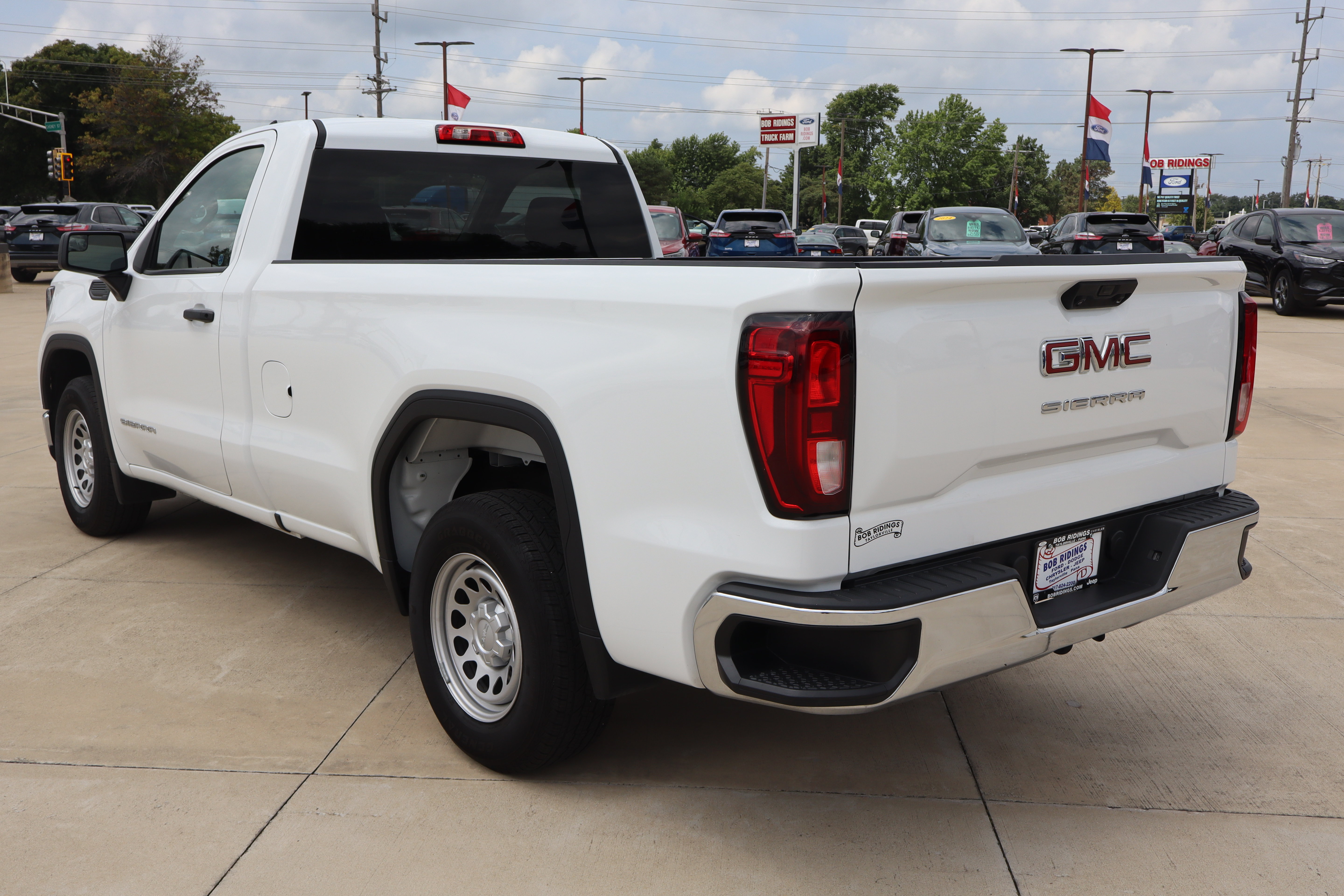 Used 2024 GMC Sierra 1500 Pro w/ Convenience Package RWD image 8