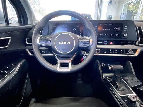 Used 2024 Kia Sportage LX image 5
