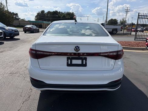 Used 2025 Volkswagen Jetta Sport FWD image 6