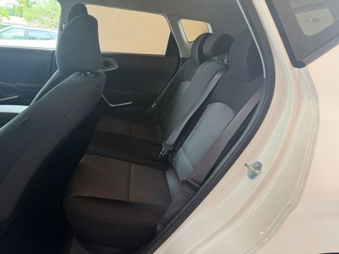 Used 2025 Kia Soul LX w/ LX Technology Package image 21