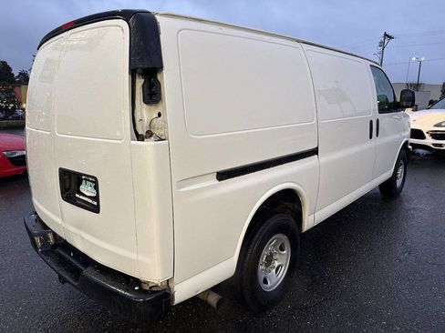 Used 2019 Chevrolet Express 3500 w/ Driver Convenience Package image 8