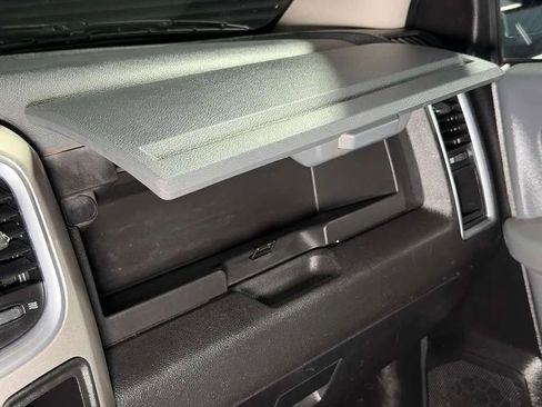 Used 2019 RAM 1500 Classic SLT AWD/4WD image 34