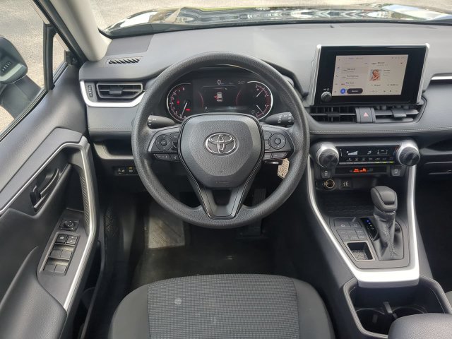 Used 2025 Toyota RAV4 LE AWD/4WD image 17