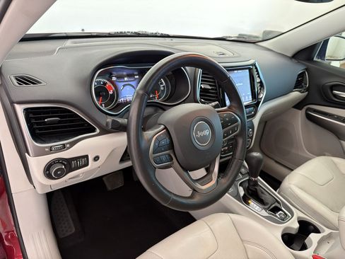 Used 2021 Jeep Cherokee Limited AWD/4WD image 4