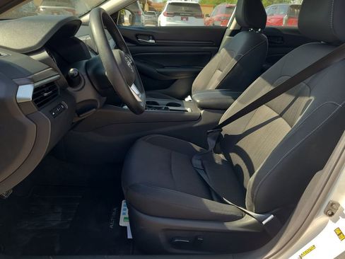 Used 2025 Nissan Altima 2.5 SV image 20