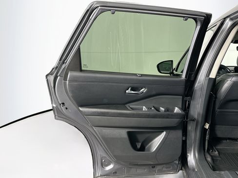 Used 2023 Nissan Pathfinder SL AWD/4WD image 26
