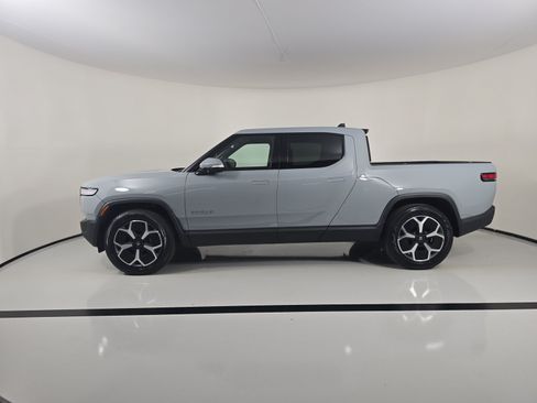 Used 2024 Rivian R1T Adventure Dual AWD/4WD image 2