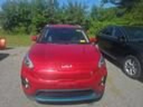 Used 2022 Kia Niro EX w/ Cold Weather Package FWD image 3