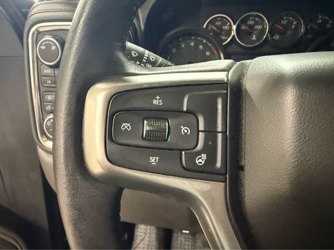 Used 2019 Chevrolet Silverado 1500 LT Trail Boss AWD/4WD image 18