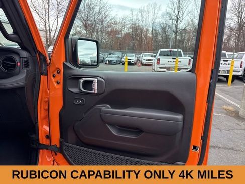 Used 2025 Jeep Gladiator Rubicon w/ Technology Group AWD/4WD image 38