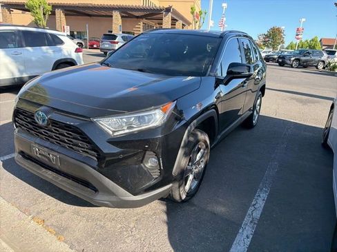 Used 2021 Toyota RAV4 XLE Premium AWD/4WD image 20