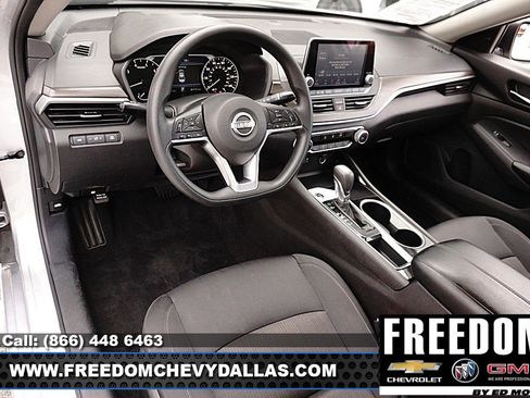 Used 2024 Nissan Altima 2.5 SV FWD image 6