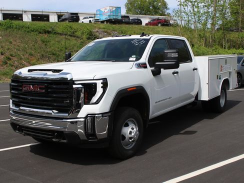 New 2026 GMC Sierra 3500 Pro w/ Convenience Package image 2