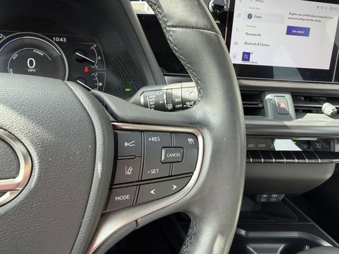 Used 2024 Lexus UX 250h FWD image 28