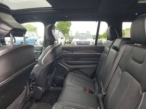 Used 2023 Jeep Grand Cherokee L Overland w/ Advanced Protech Group III AWD/4WD image 10