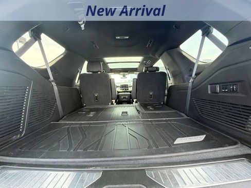 Used 2021 Chevrolet Tahoe Premier w/ Premium Package AWD/4WD image 12