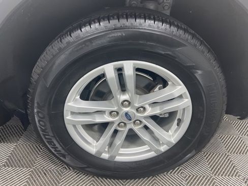 Used 2022 Ford Explorer XLT image 10