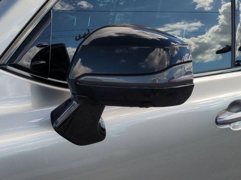 Used 2022 Lexus LX 600 4WD w/ Luxury Package image 12