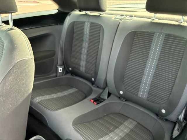 Used 2012 Volkswagen Beetle 2.0T FWD image 17