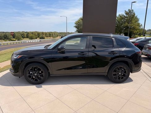 Used 2024 Honda HR-V Sport image 2