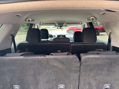 Used 2024 Nissan Pathfinder SV image 22