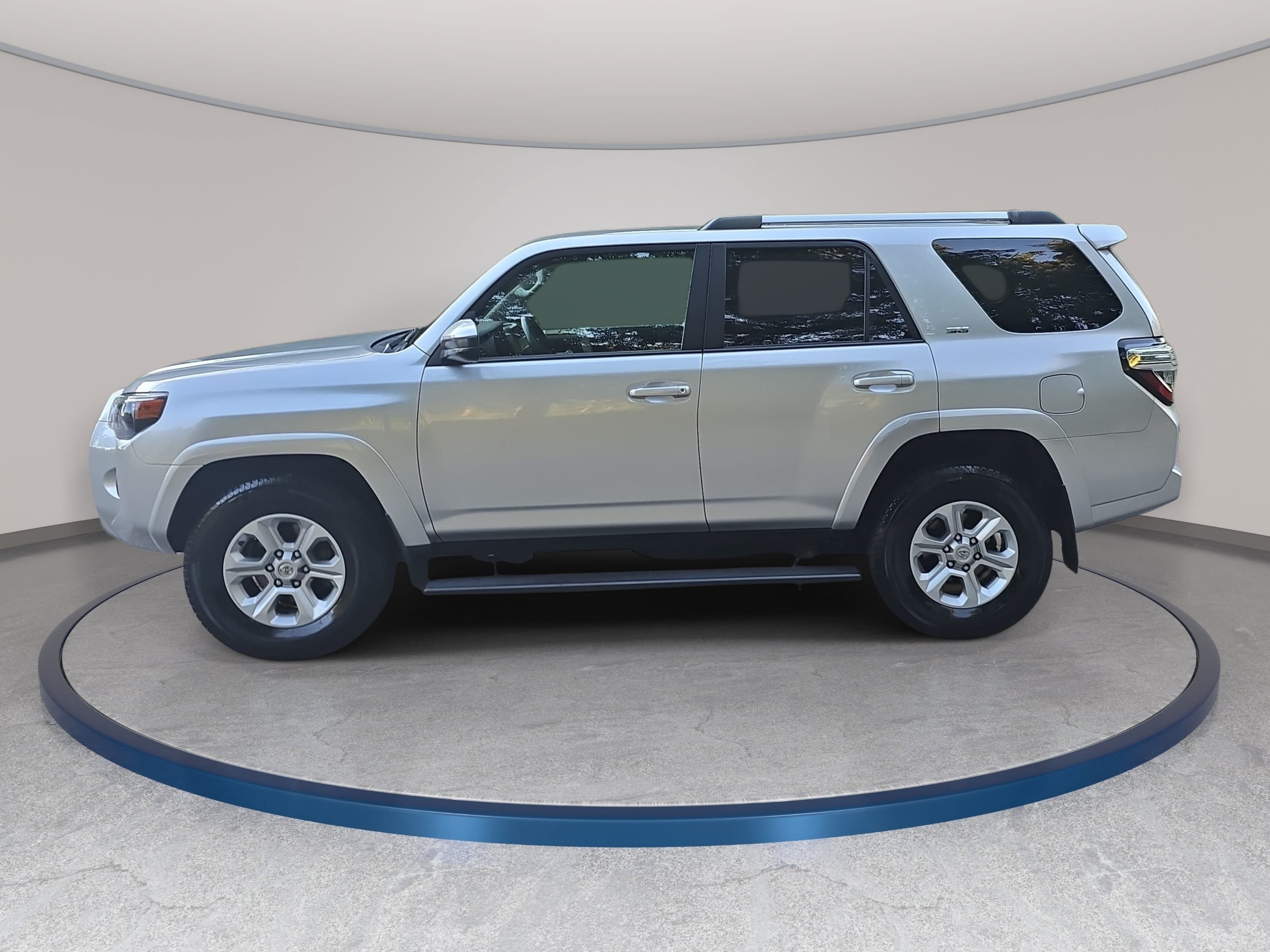 Used 2021 Toyota 4Runner SR5 AWD/4WD image 8