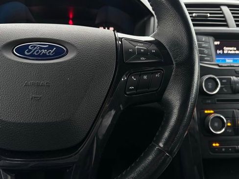 Used 2017 Ford Explorer XLT image 31