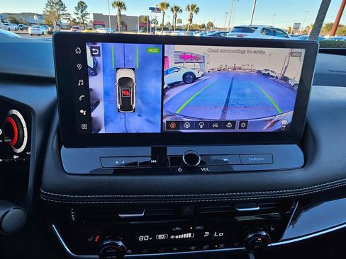 Certified 2025 Nissan Rogue SL w/ Tech Package FWD image 25